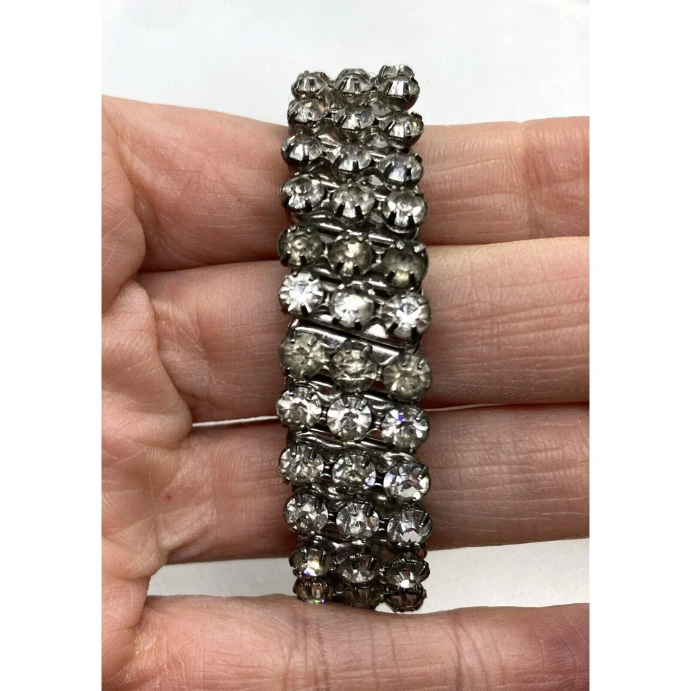 Unbranded vintage clear